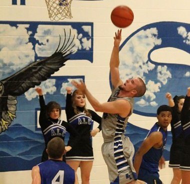 Eagles Earn Win on the Road