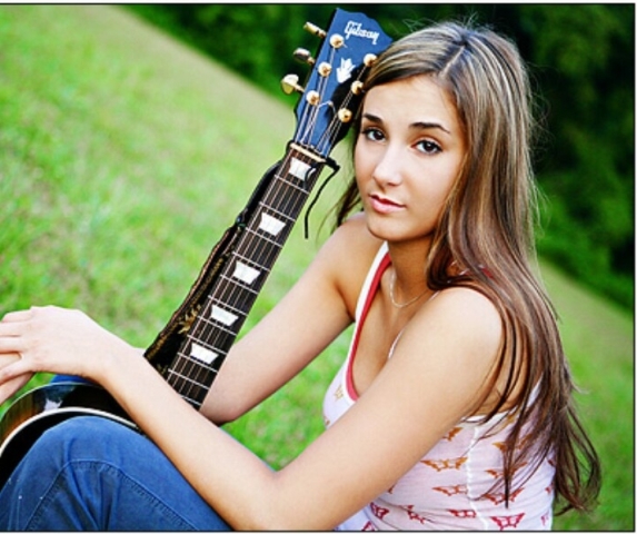 Musician Andrea Davidson to Perform at ALC