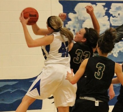 Lady Eagles Go 1-1 in Big Conference Matchups