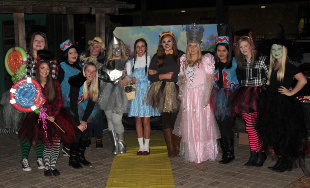 ALC Hosts Trunk or Treat
