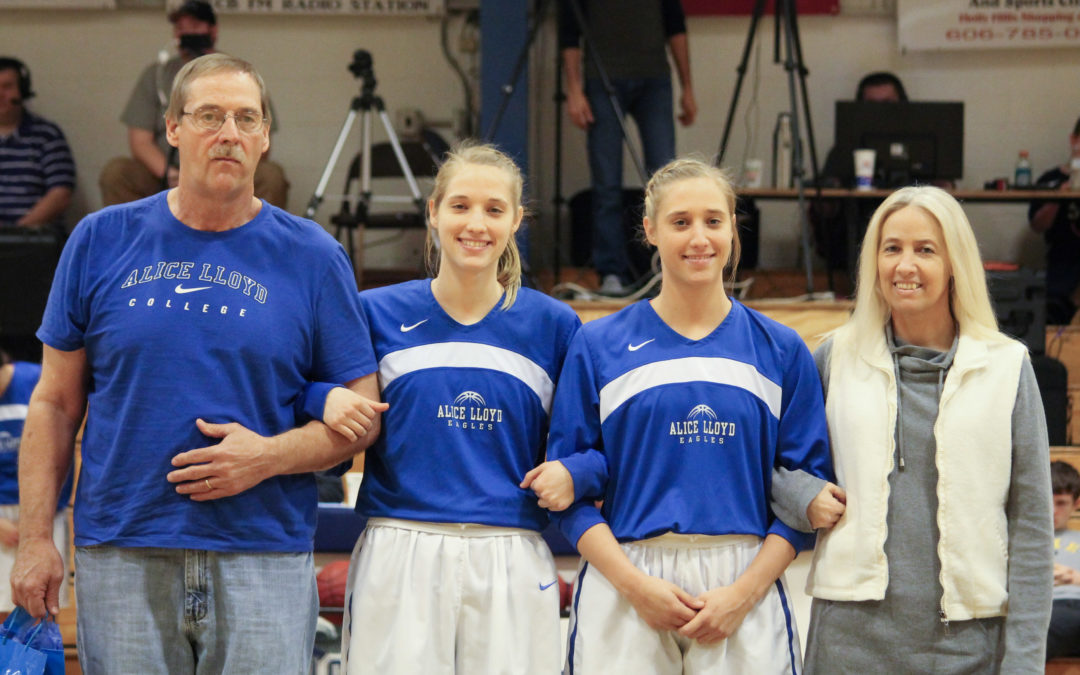 Women’s Student-Athlete of the Week: Kayla & Miranda Wilson