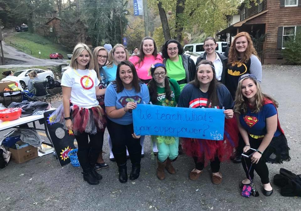 Alice Lloyd College Hosts Eighth Annual “Trunk-or-Treat” For Area Children