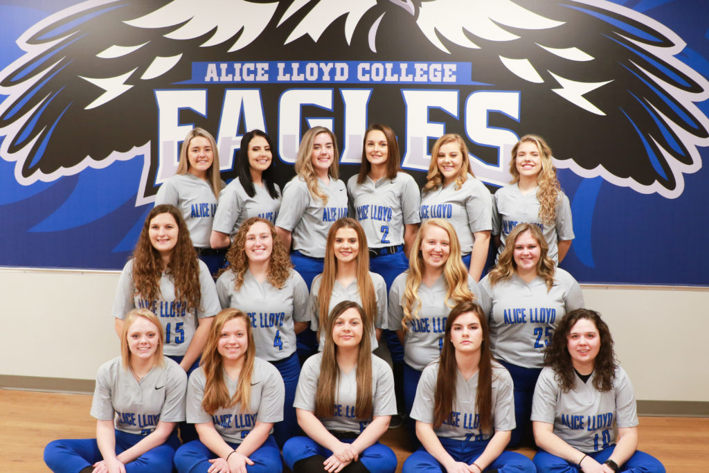 2019 Softball Team Photo