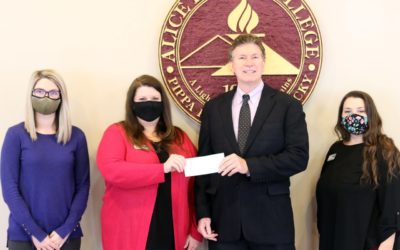 Peoples Bank Foundation Presents Gift to Alice Lloyd College  