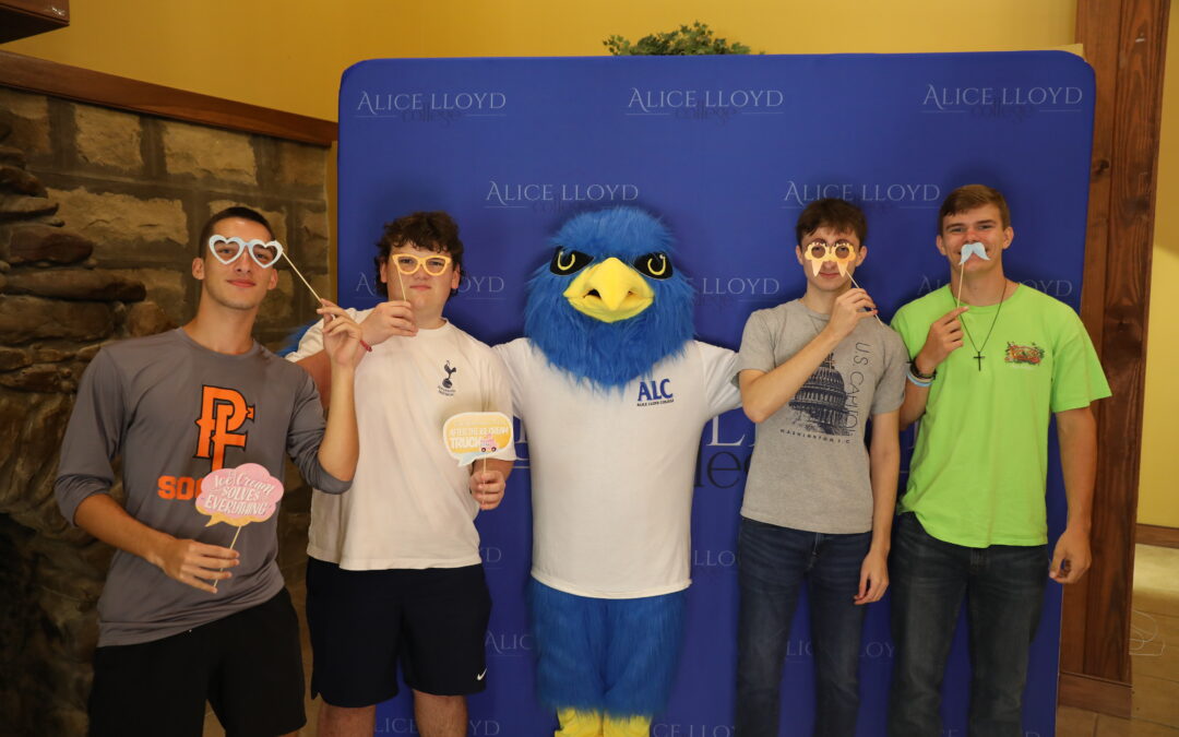 Scoops with Swoop Kicks Off Honors Program Events at Alice Lloyd College
